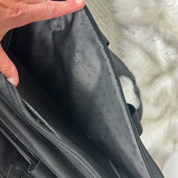 Tumi Black Alfa Expandable Briefcase 15”X 13” X 7” - Picture 7 of 12